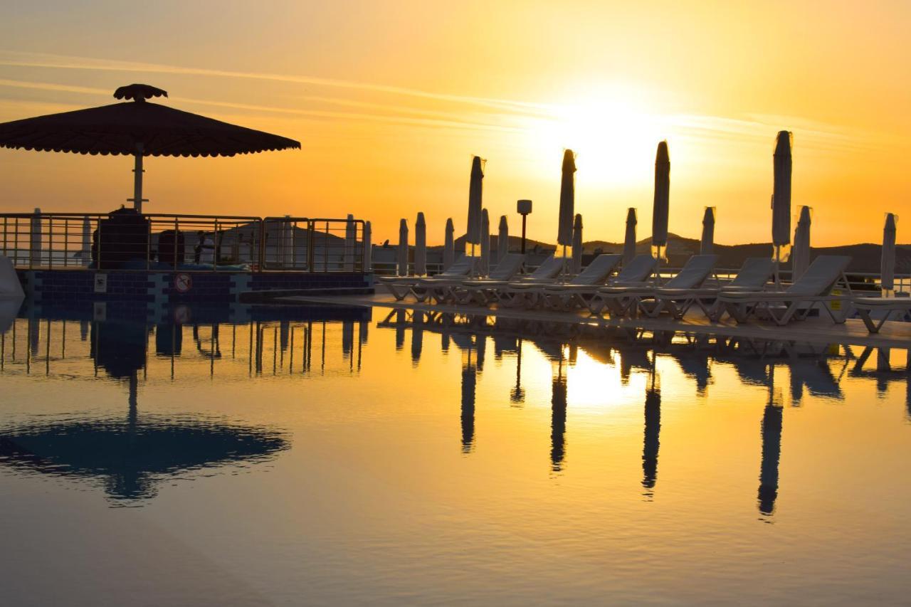 Roseira Beach Resort Гюллюк Екстер'єр фото